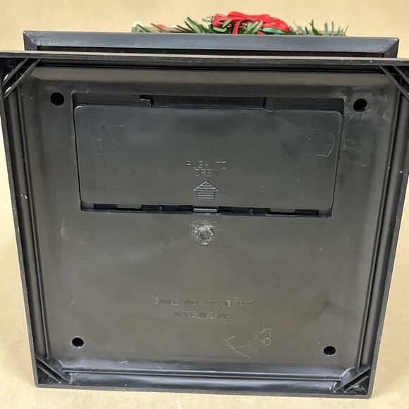 VTG Holiday Scene Santa Creations Musical Lights Up Plays Xmas Carols 1990 W/box - Picture 9 of 13